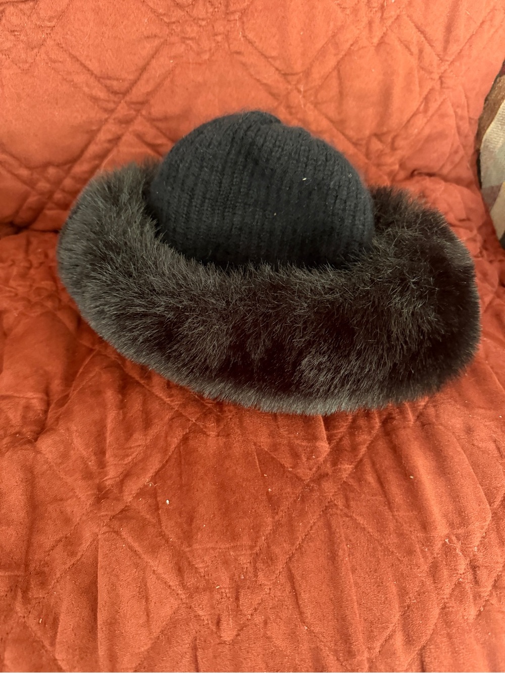 Vintage black Faux Fur Trim Knit Winter Hat - Women